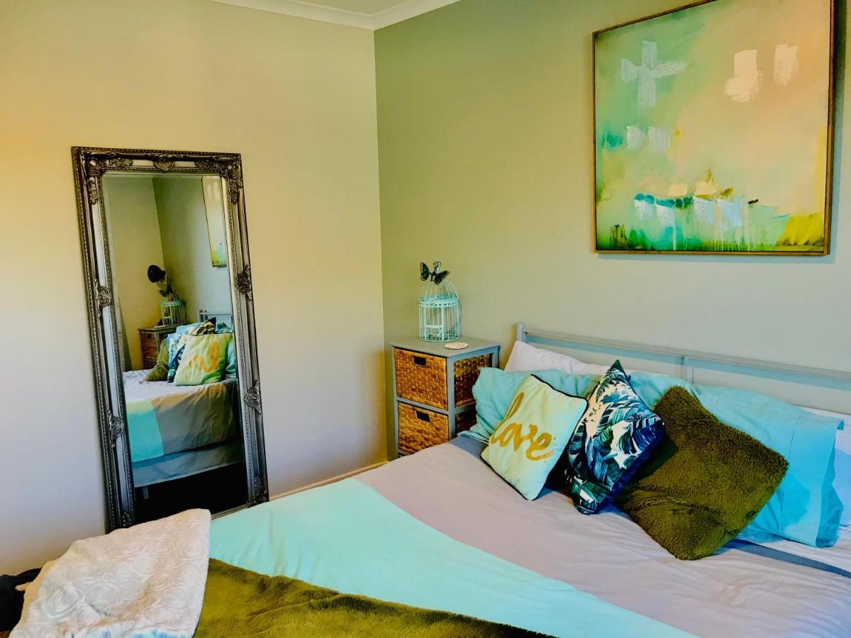 A Little Bit Beachy Modern Guest Room And Private Toilet Christchurch Exterior foto