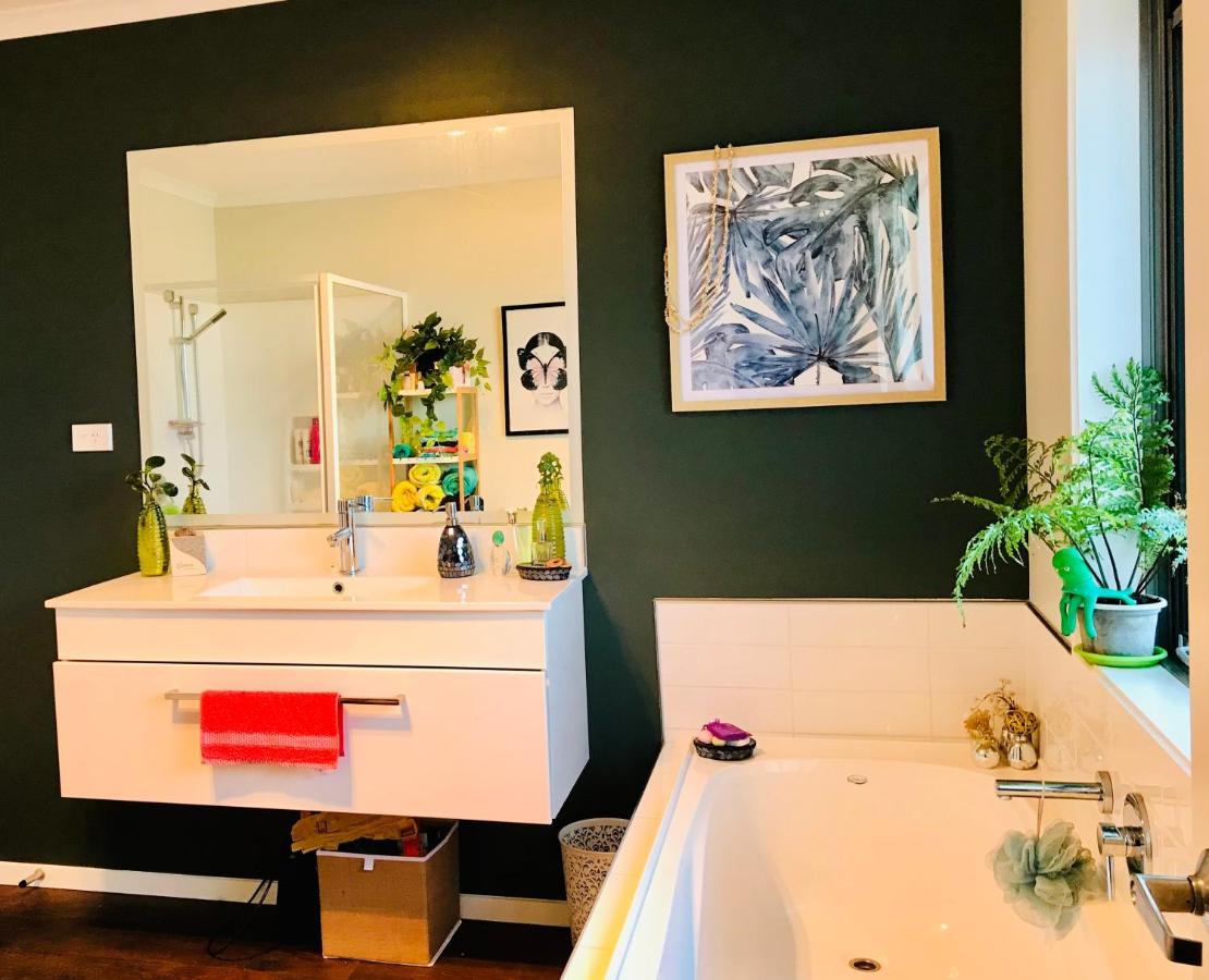 A Little Bit Beachy Modern Guest Room And Private Toilet Christchurch Exterior foto
